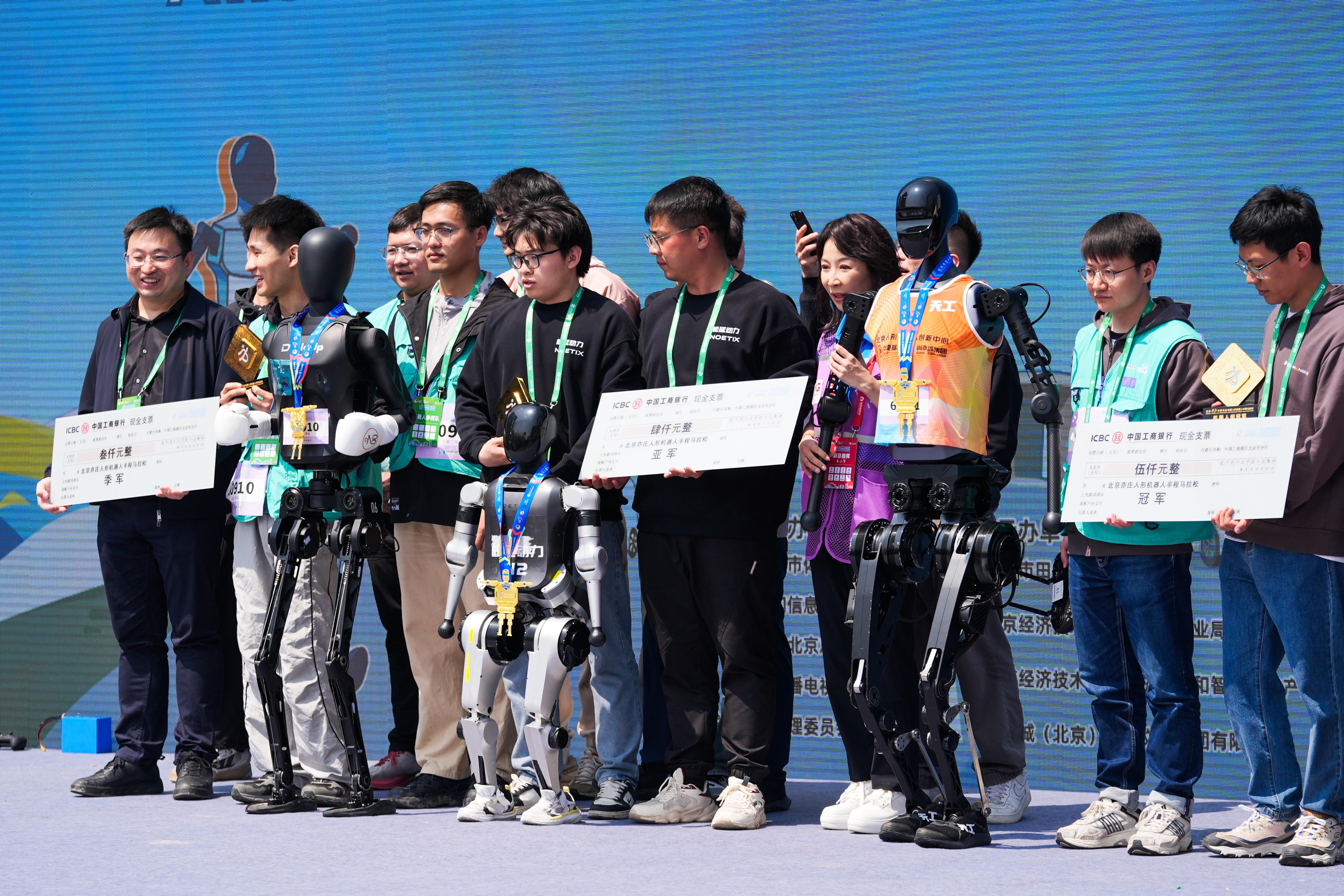 马拉松热身赛掀起高潮，荆楚旋风队翻盘皖南麒麟队，战至最后一刻——锋线火力回暖的简单介绍