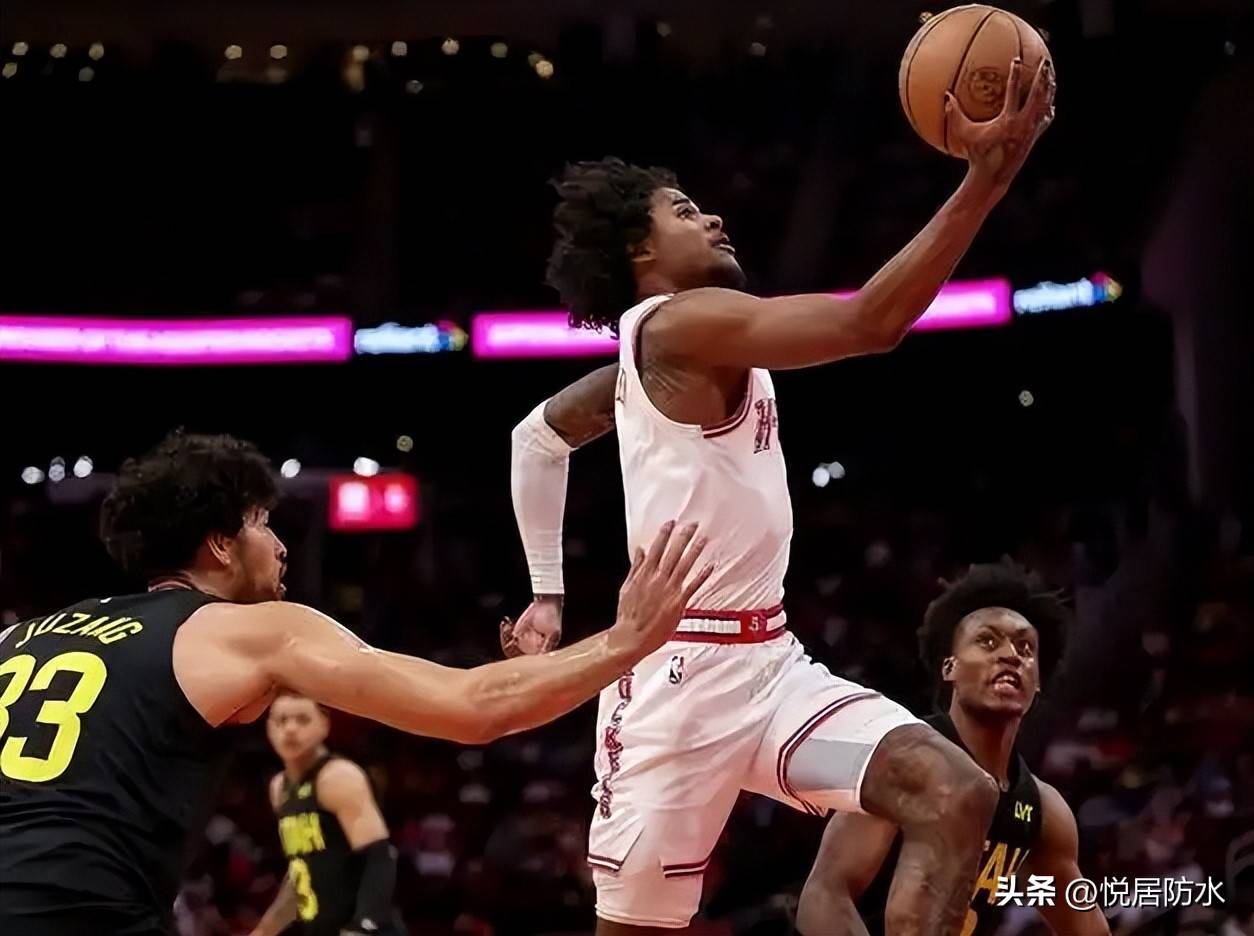 关于板球附加赛焦点战：天山天狼队鏖战南城白虎队，新星闪耀。教练团队居功至伟的信息