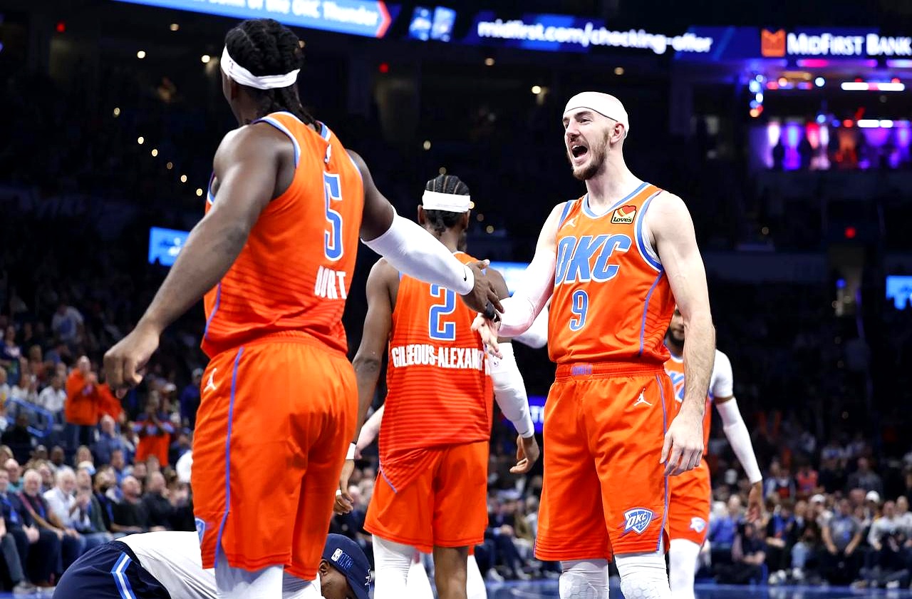 集结日突围战来临，洛杉矶湖人围绕法国杯内部沟通，气氛紧张，临场指挥获称赞的简单介绍