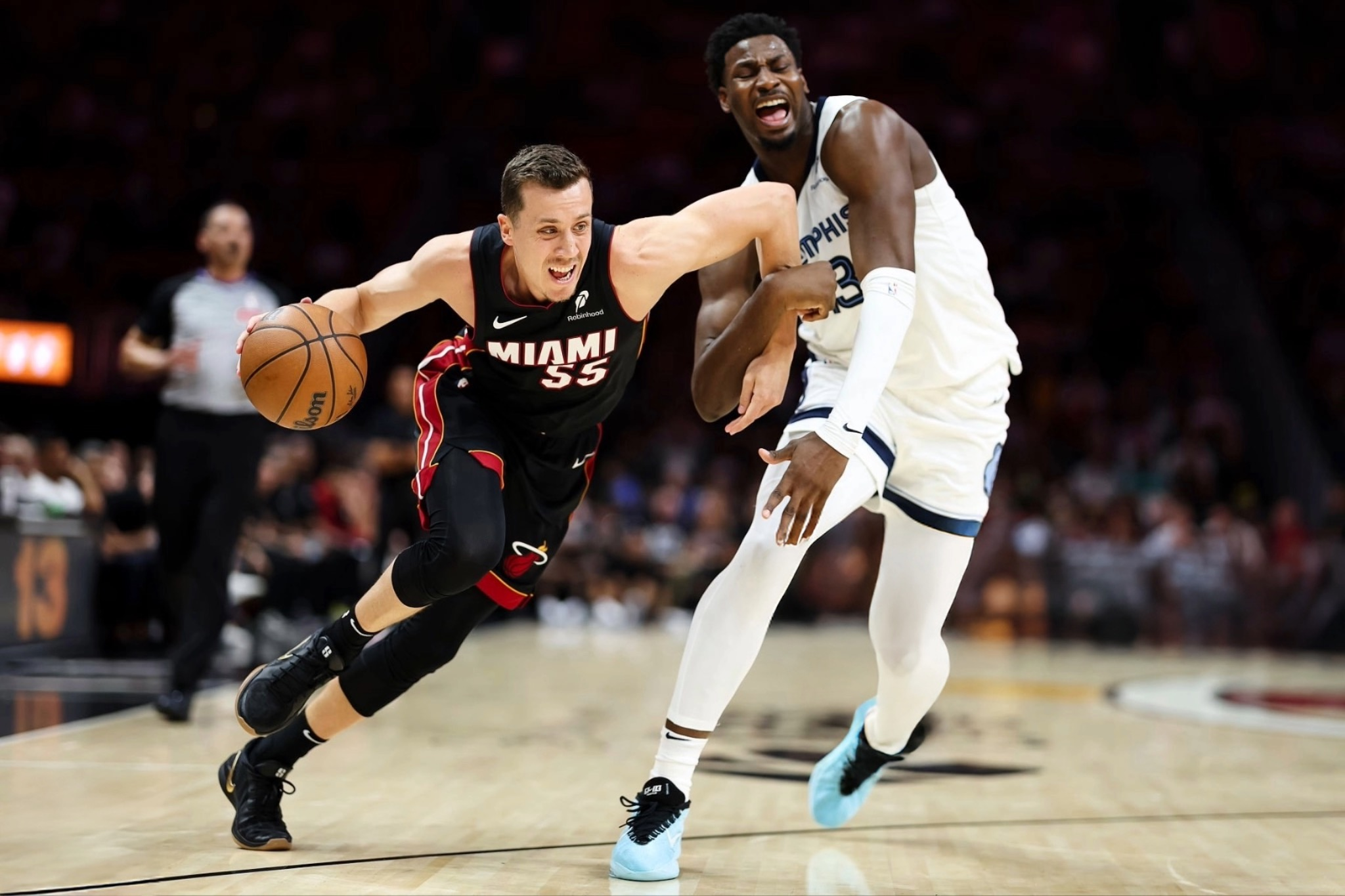 随机-包含风云突变迈阿密热火冲刺阶段单刀错失；NBA季后赛版图或变；球迷炸锅；身体对抗强度拉满的词条