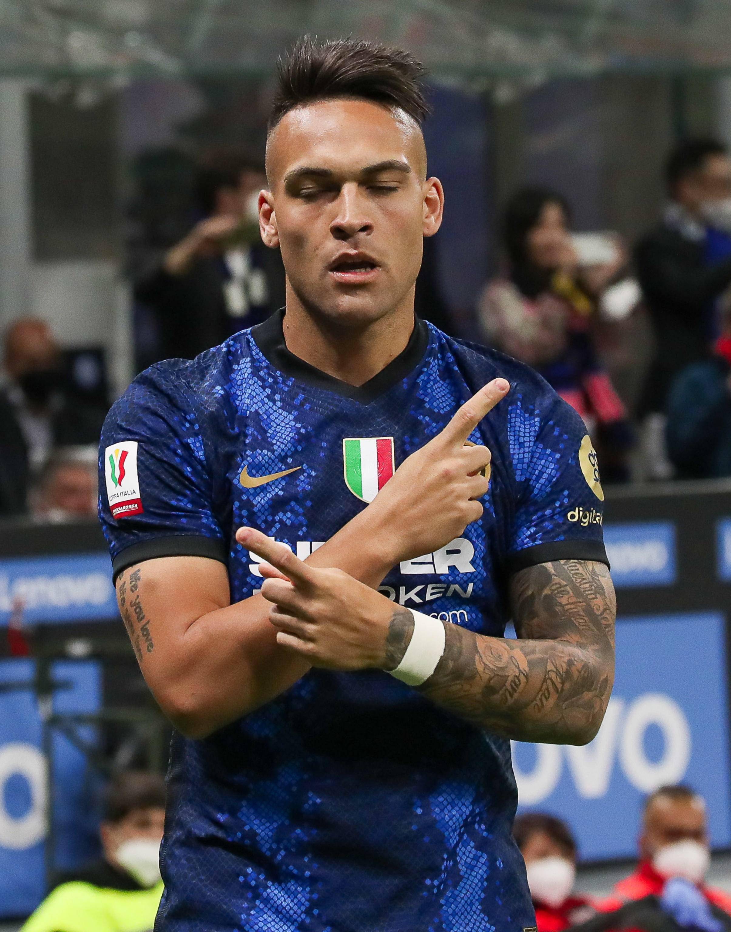 随机-包含意大利杯加时末段走向成谜，国际米兰完成体检，震撼外界，临场指挥获称赞的词条